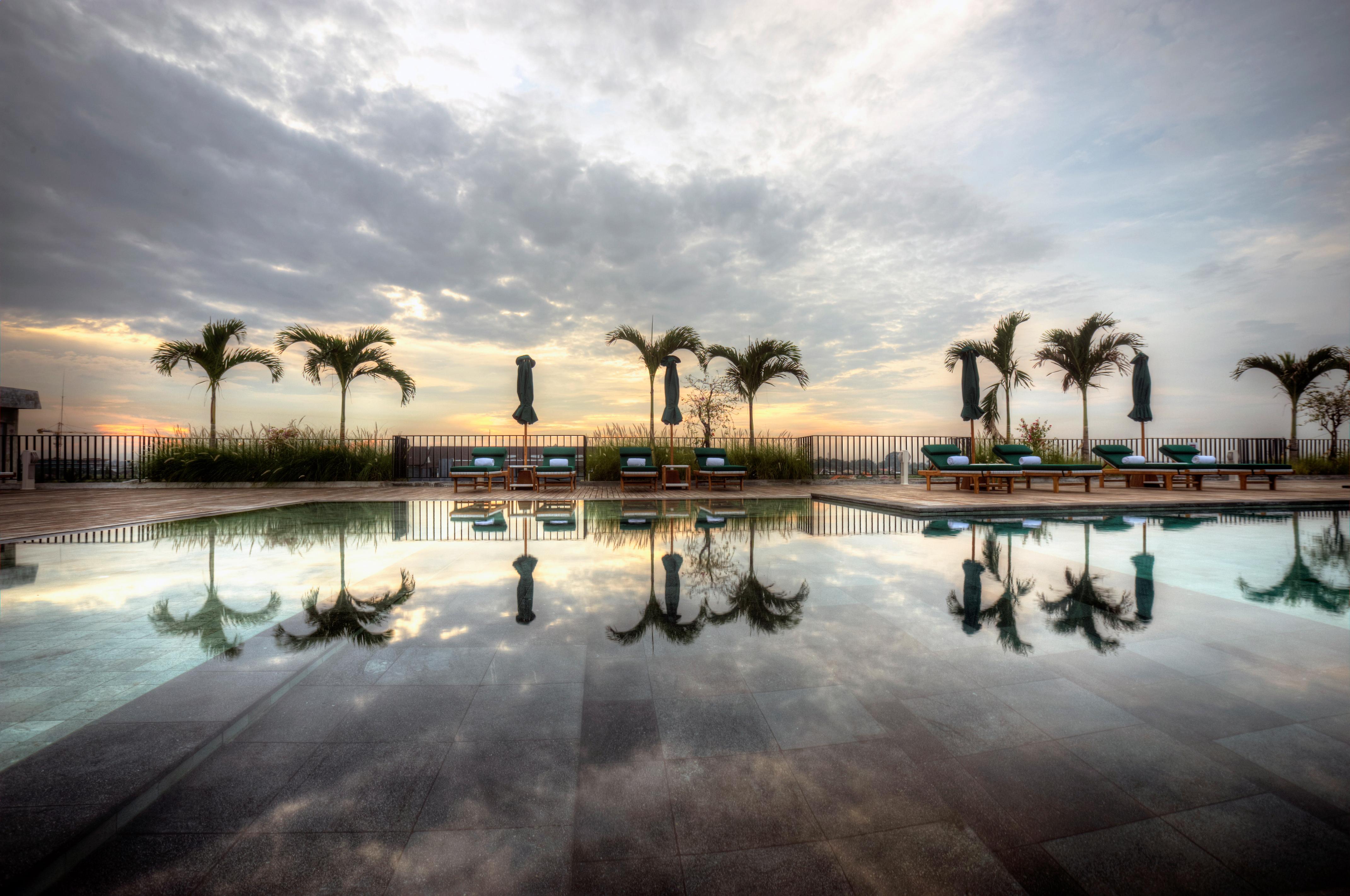 Готель Cross Paasha Bali Seminyak Екстер'єр фото