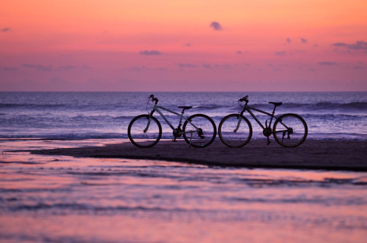 Готель Cross Paasha Bali Seminyak Екстер'єр фото