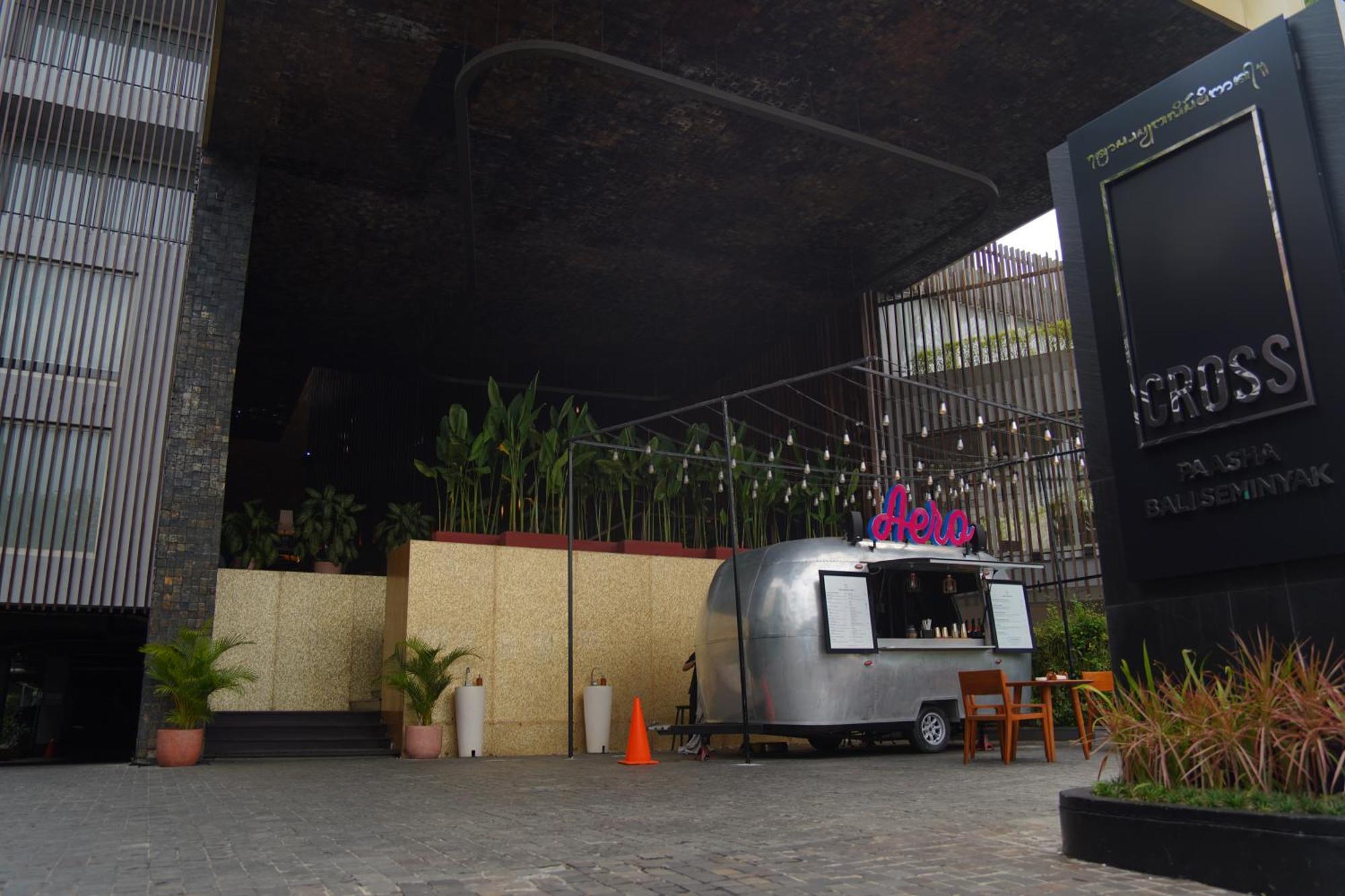 Готель Cross Paasha Bali Seminyak Екстер'єр фото