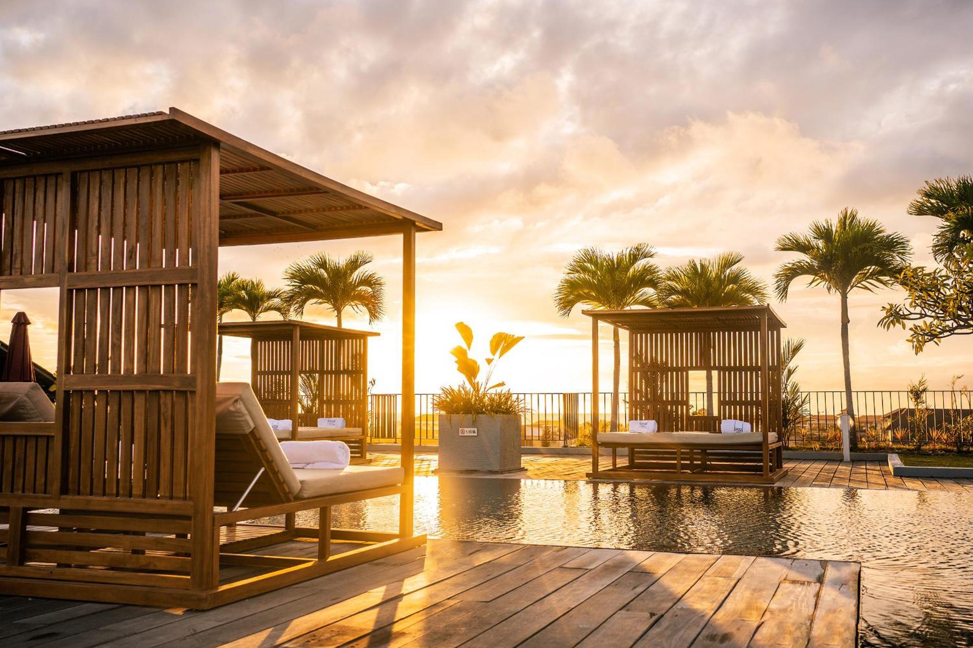 Готель Cross Paasha Bali Seminyak Екстер'єр фото