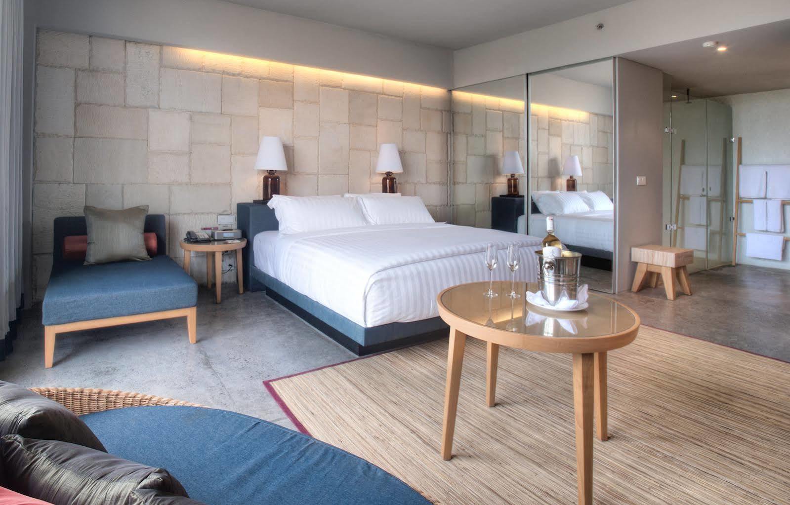 Готель Cross Paasha Bali Seminyak Екстер'єр фото
