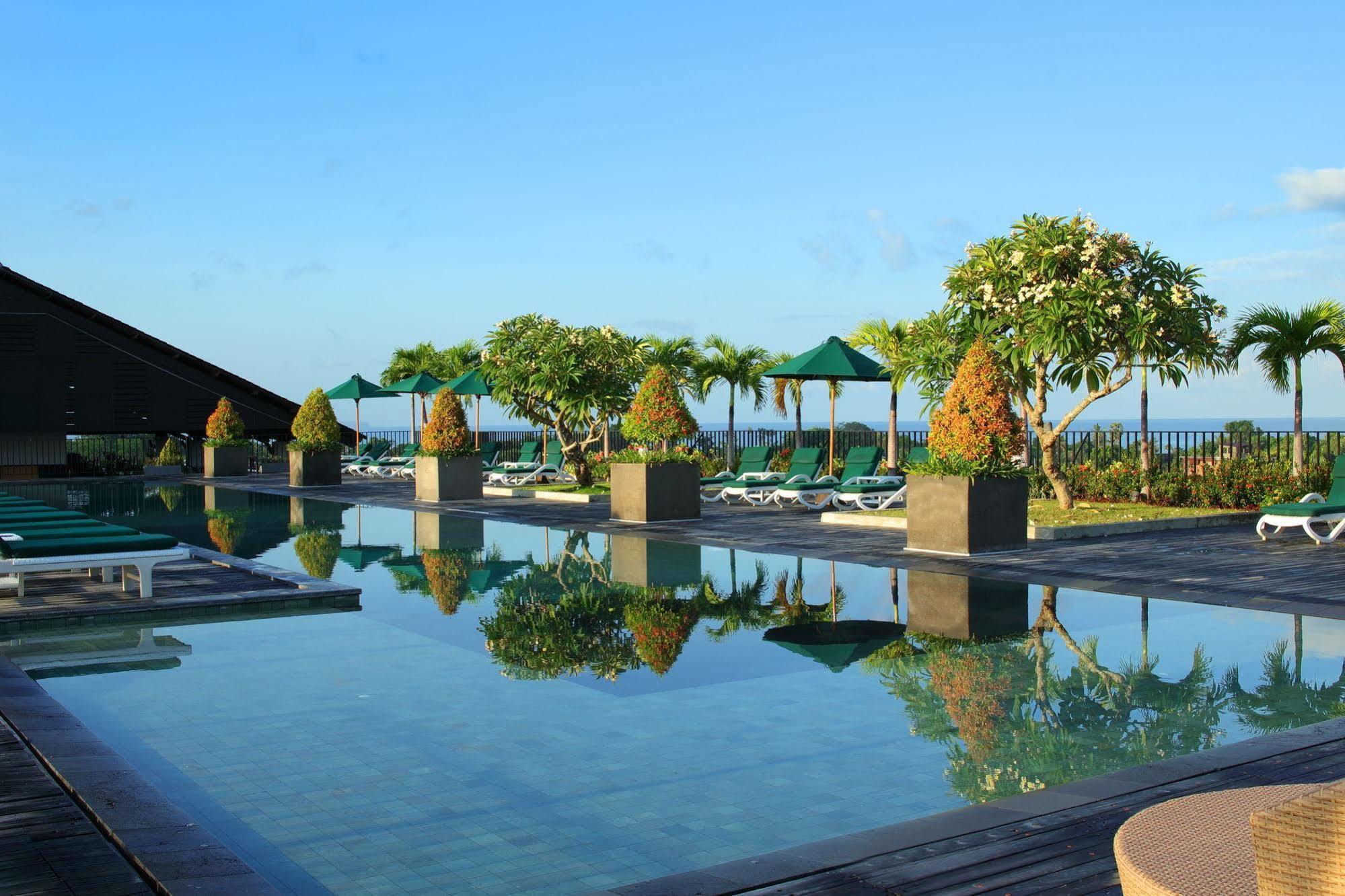 Готель Cross Paasha Bali Seminyak Екстер'єр фото